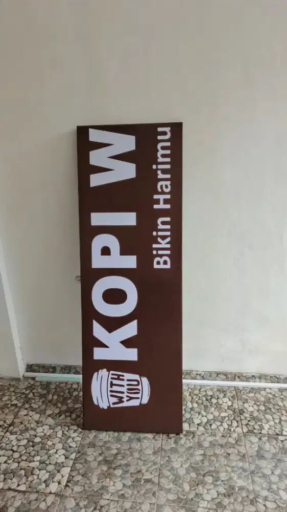 Pigura plangkan spanram model lipat praktis bisa dibawa di kuliner cfd