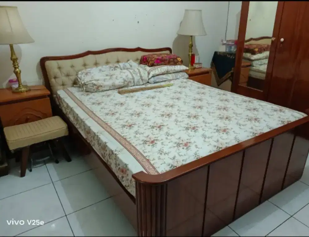 dijual tempat tidur