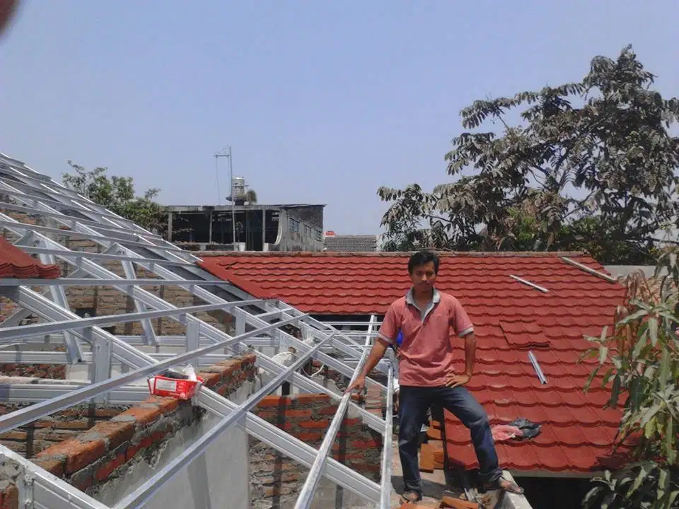 Renovasi Atap Lama Dengan Baja Ringan Solusi ANTI LAPUK Awet MURAH