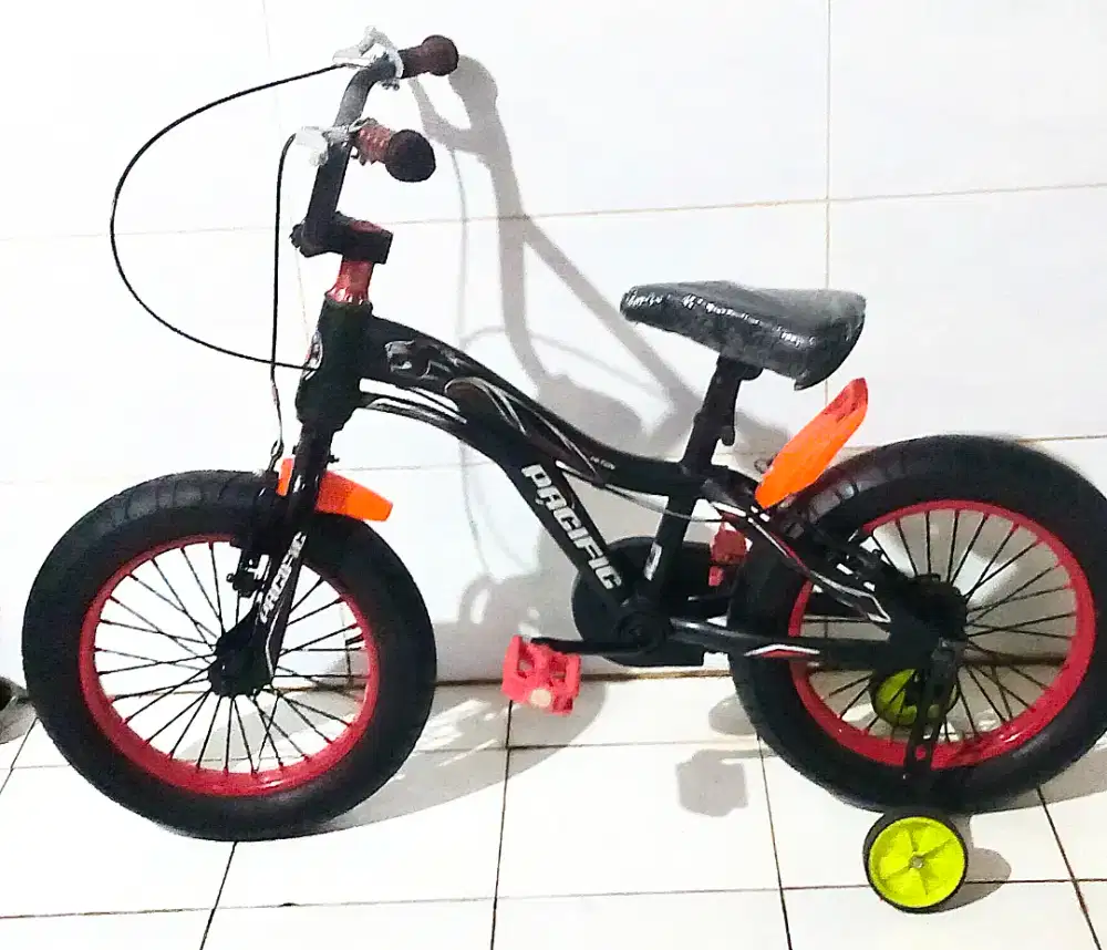 Jual murah, siapa cepat siapa dpt,sepeda merk pacific ban jumbo ukr 16