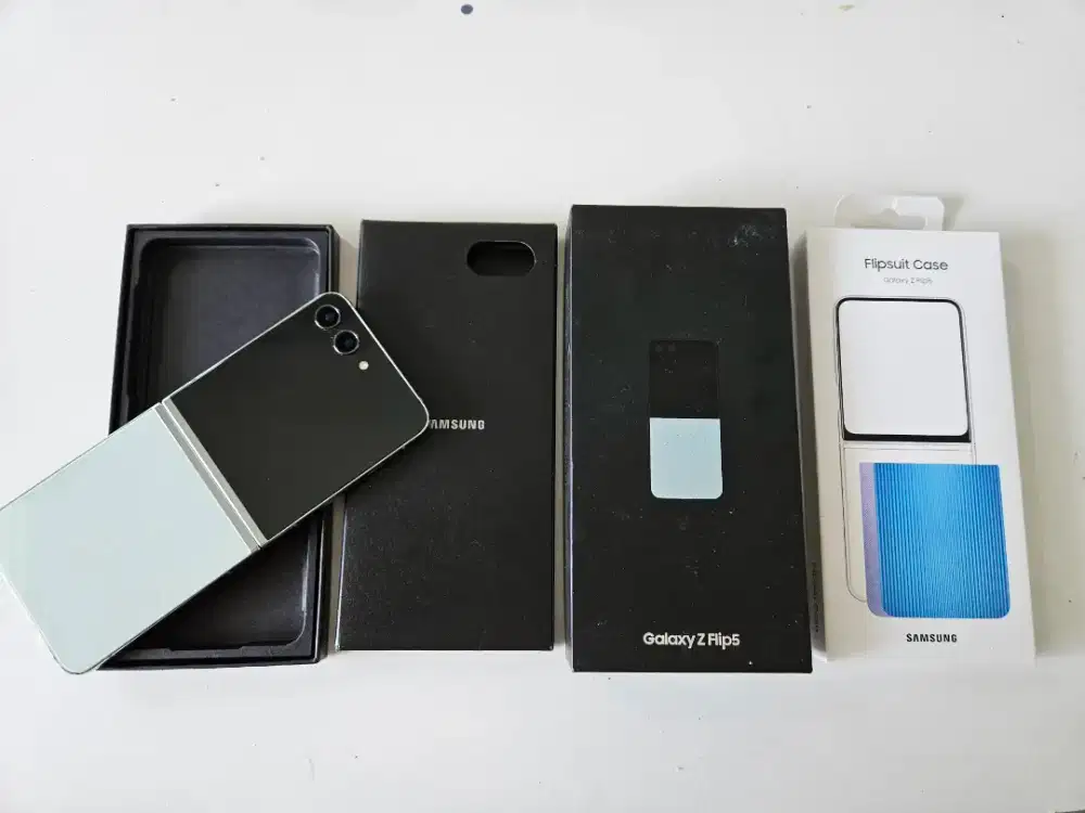 SAMSUNG GALAXY Z FLIP 5 8/256 LIKE NEW
