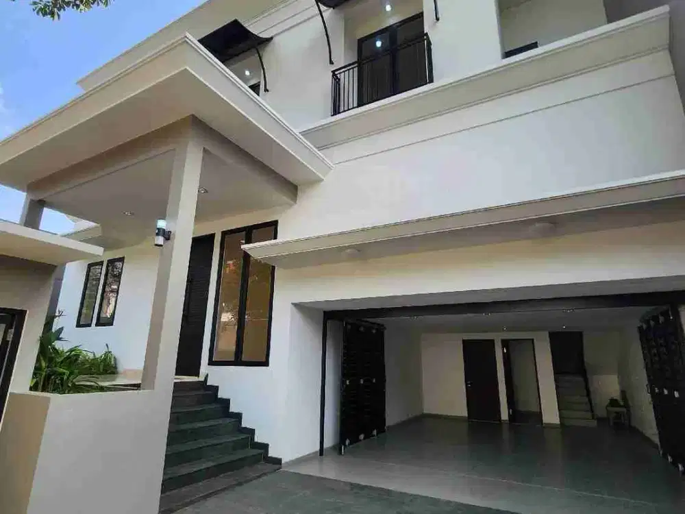 DIJUAL RUMAH MEWAH LOKASI STRATEGIS DI CILANDAK DEKAT CIPETE