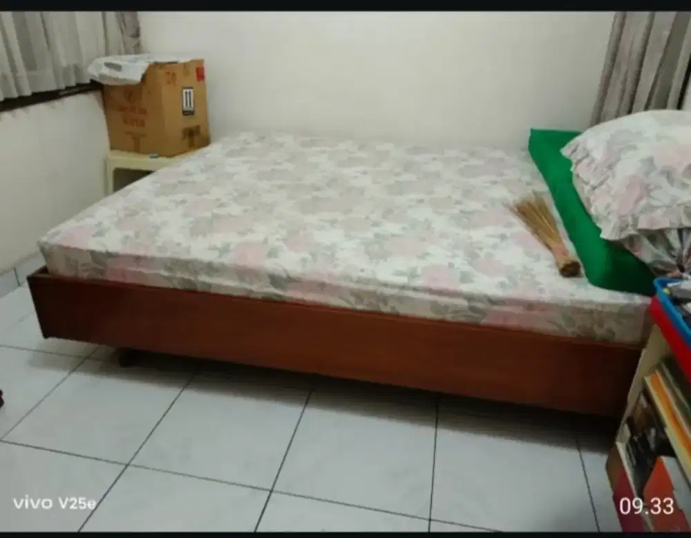 Dijual ranjang/tempat tidur + springbed