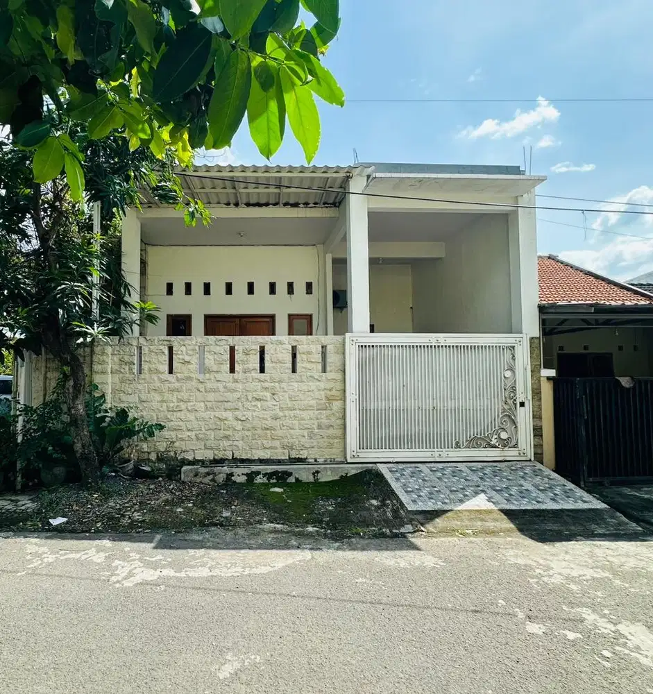 Rumah luas Driyorejo KBD Hook ( Pojok )