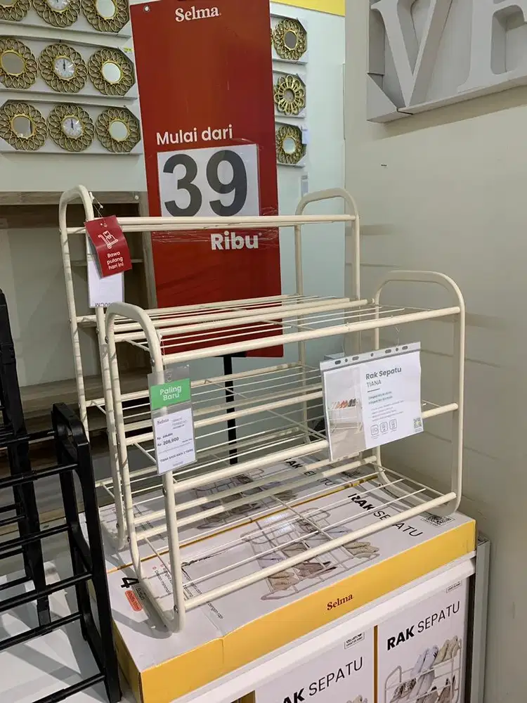 rak sepatu besi Selma