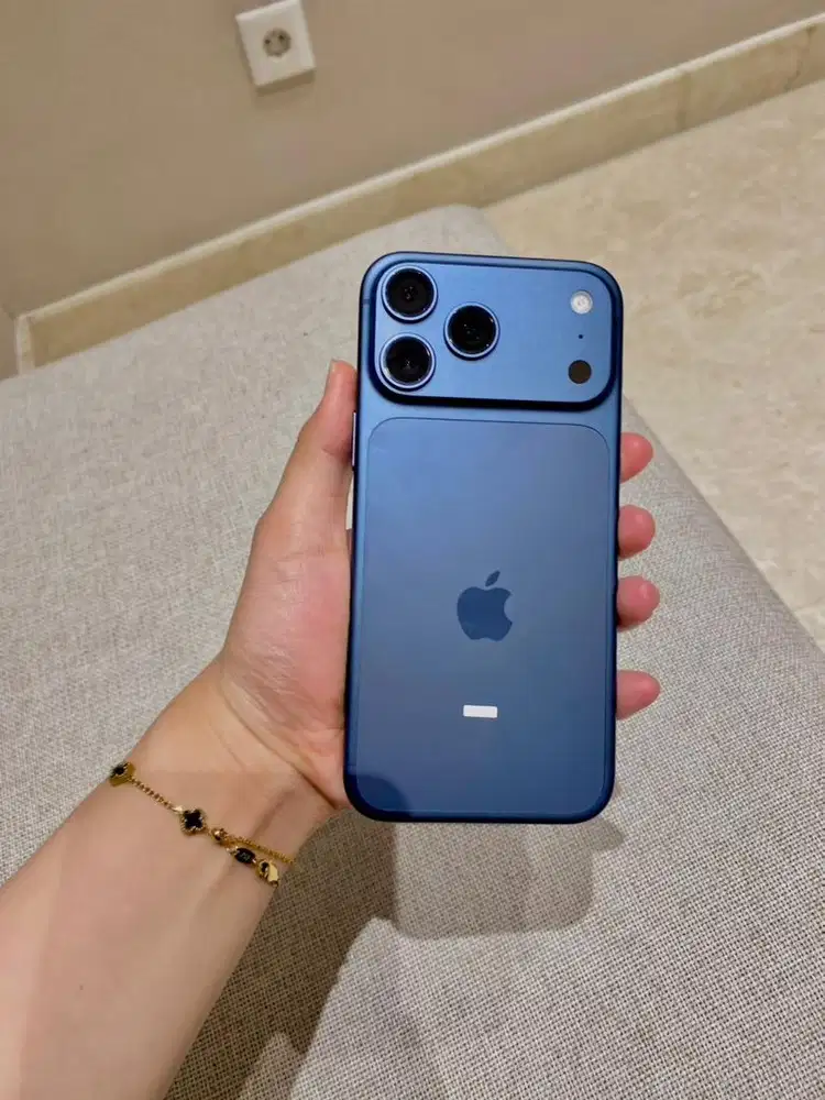 WTS Iphone 17 Promax 256 GB Deep Blue