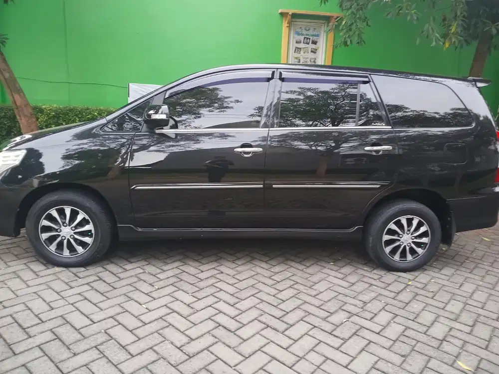 Toyota Kijang Innova 2012 Bensin