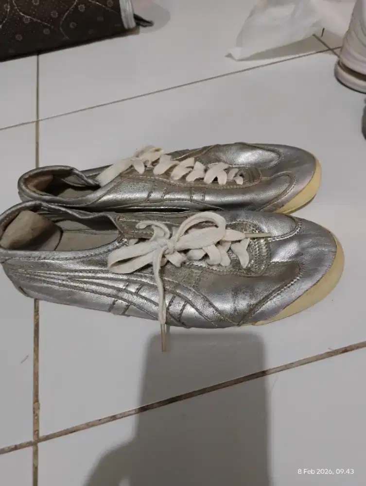 Dijual sepatu onitsuka tiger