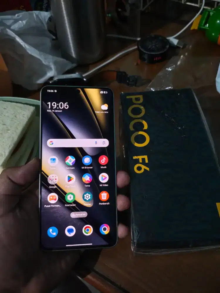 Poco F6 12/512 GB