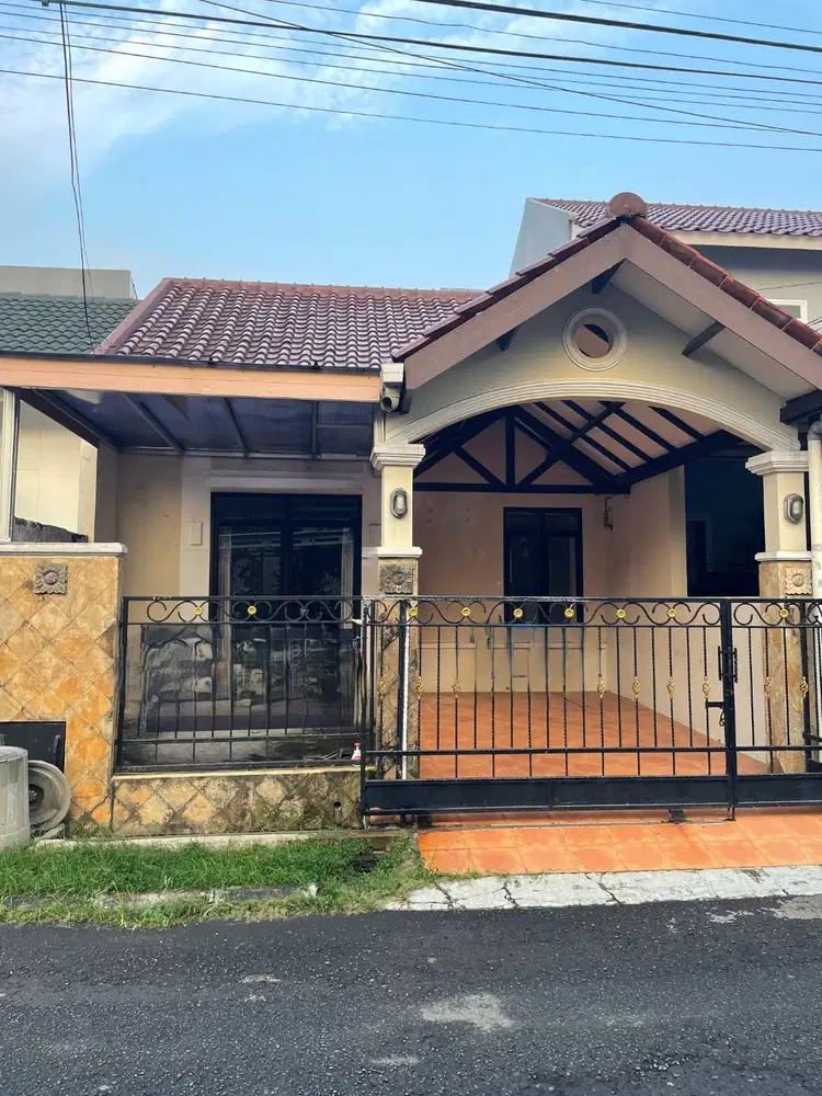 Jual Rumah Murah Sudah di renovasi siap huni lokasi nyaman di BSD