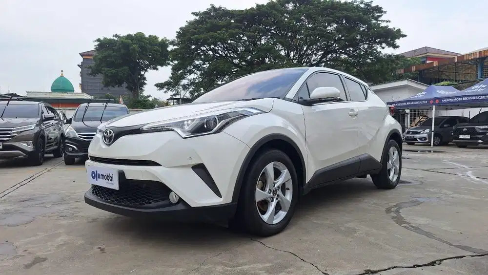 DP RENDAH - Toyota C-HR 1.8 Bensin-AT 2018