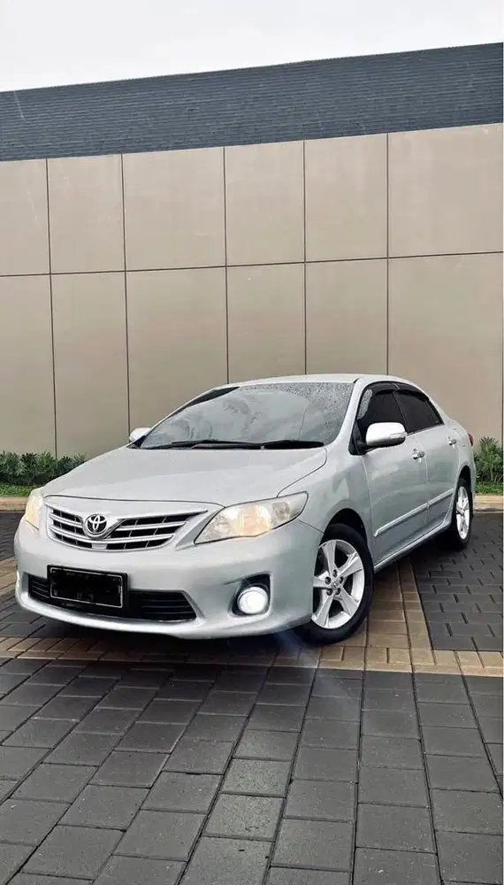 Dijual Toyota Altis 2012