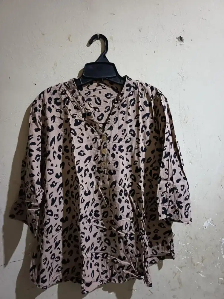 PRELOVED ATASAN WANITA