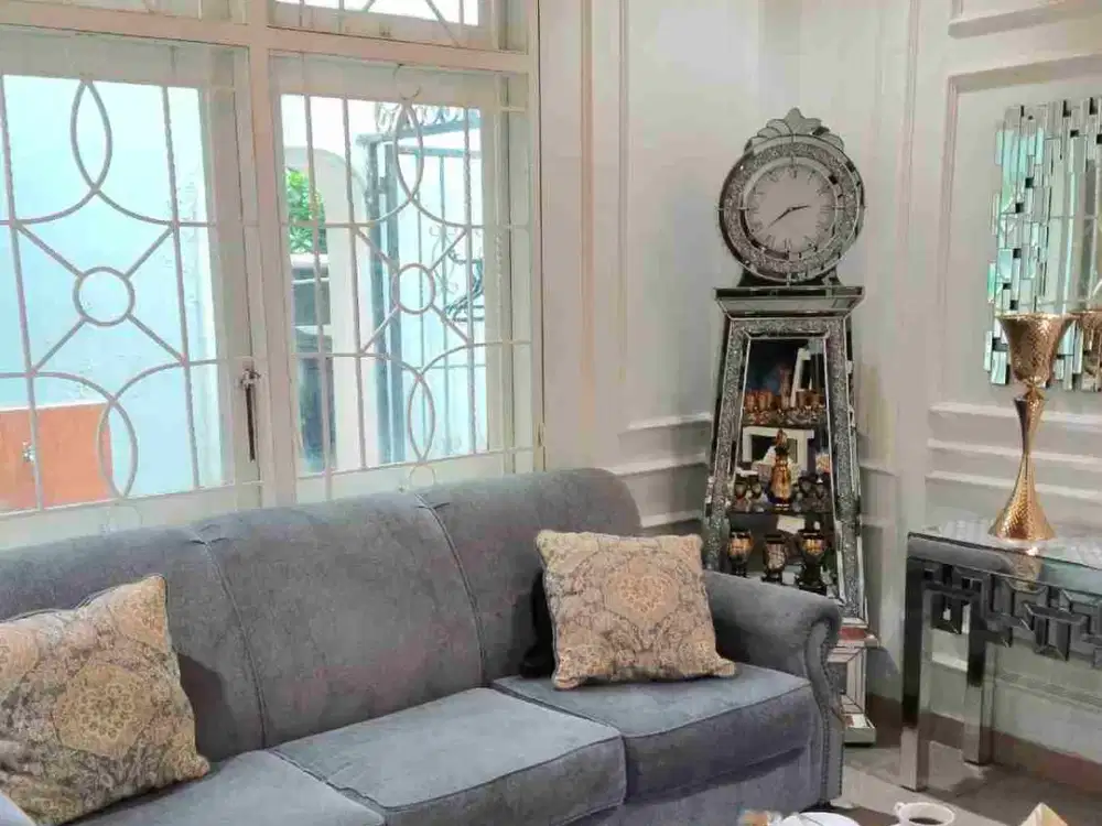 Rumah Mewah Gandaria ,Kebayoran Baru |  2 Lantai, LT 261 m², LB 400 m² – Kramat Pela, Jakarta Selatan