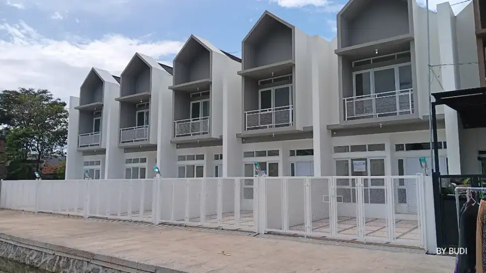 MURAH RUMAH 2 LANTAI HARGA 1 LANTAI JARANG ADA ARCAMANIK