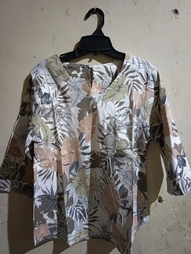 PRELOVED ATASAN WANITA