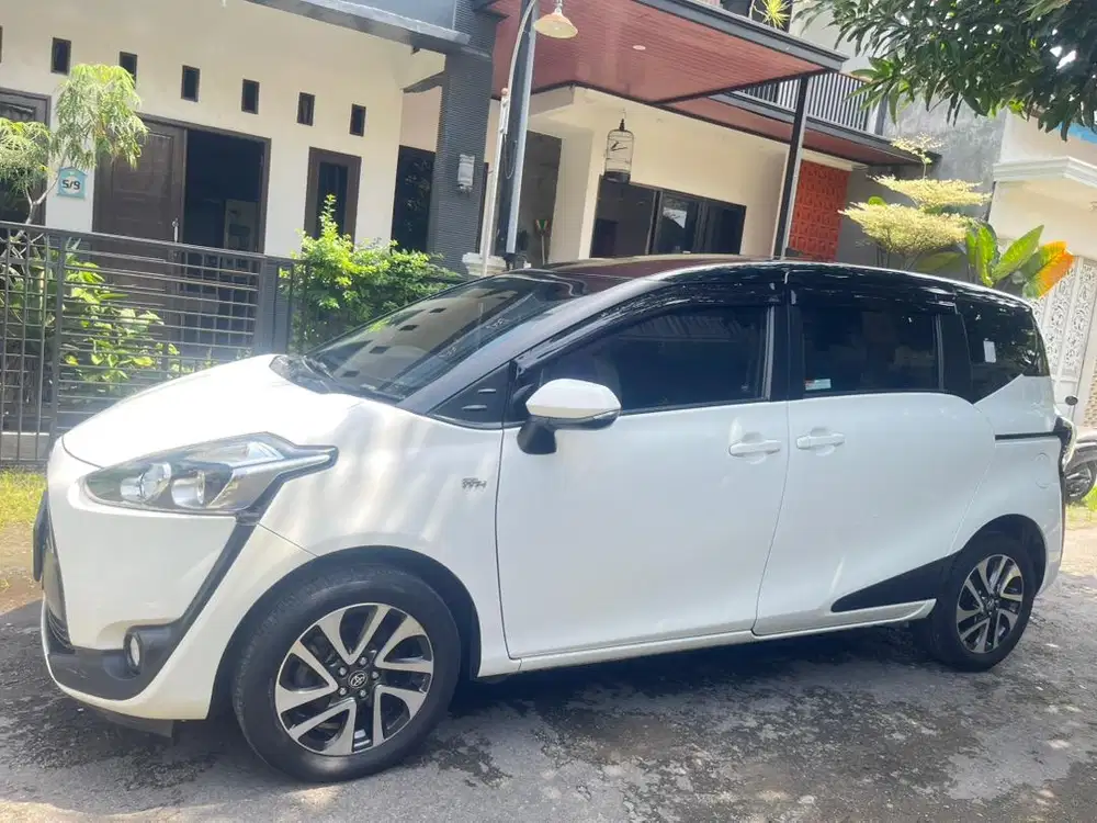 Toya Sienta type G A/T 2017