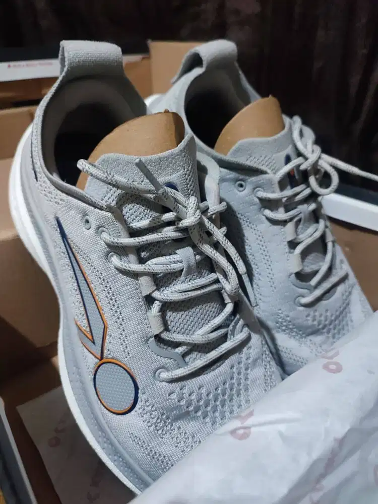 Sepatu Running Kanky Solace Size 45 – Like New, Murah Nego