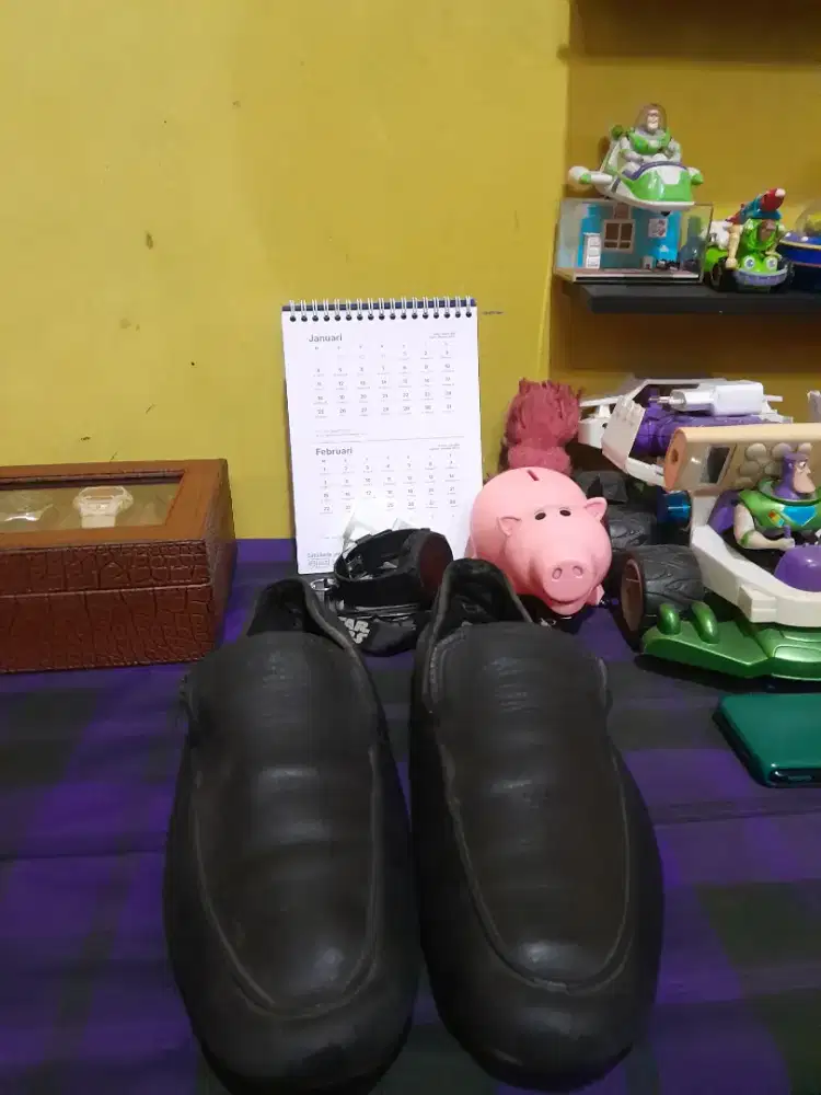 Sepatu Pria Clarks