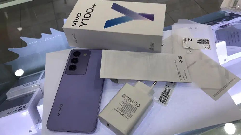 Vivo y100 5G 8/256 ex demo