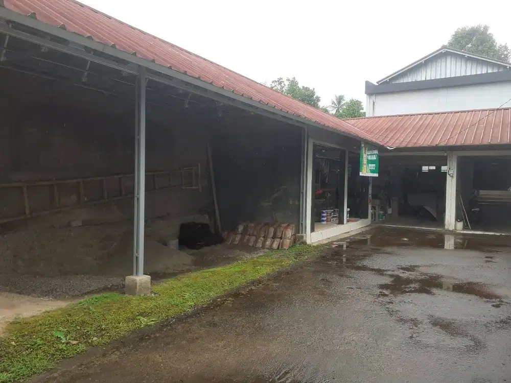 Di Sewakan/Di kontrakan Toko Berikut Gudang dan Isinya