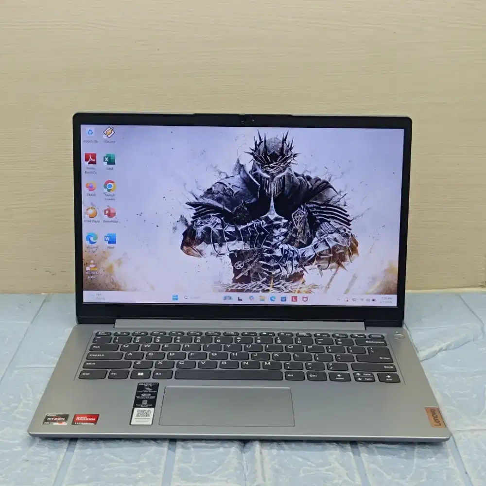 LAPTOP LENOVO IDEAPAD SLIM 1 AMD RYZEN 3 7320U RAM 8 GB SSD 256 GB
