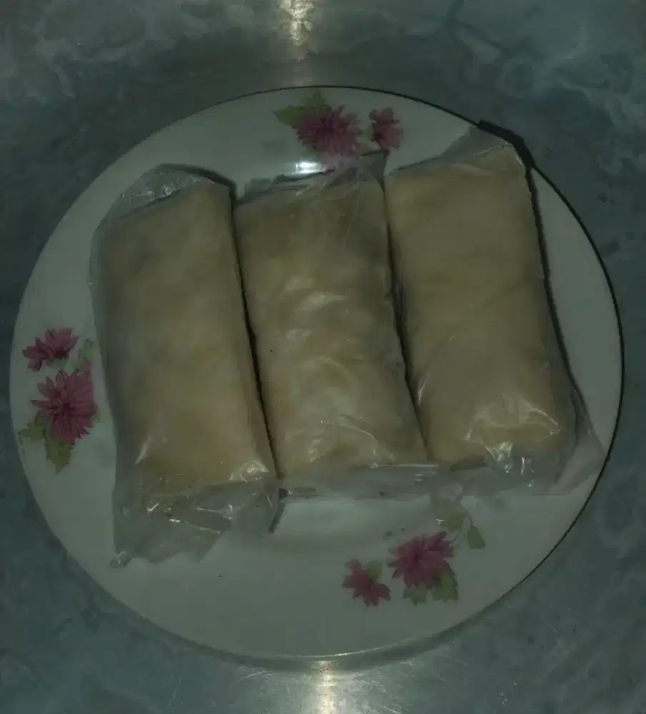 Menjual makanan Frozen Risol naa