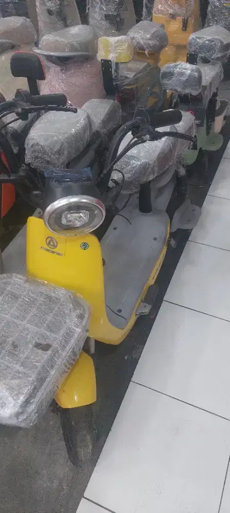 SEPEDA LISTRIK PACIFIC NIMBUZZ BISA CASH & CREDIT