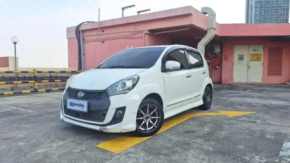 LIKE NEW - Daihatsu Sirion 1.3 Bensin-AT 2016