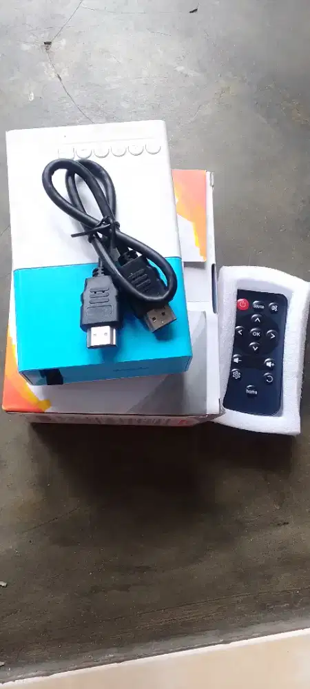 Mini projector YG 300