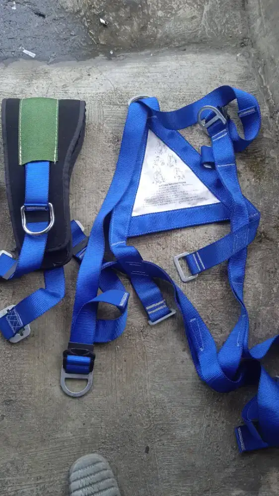 Body harnes + lanyar double hook