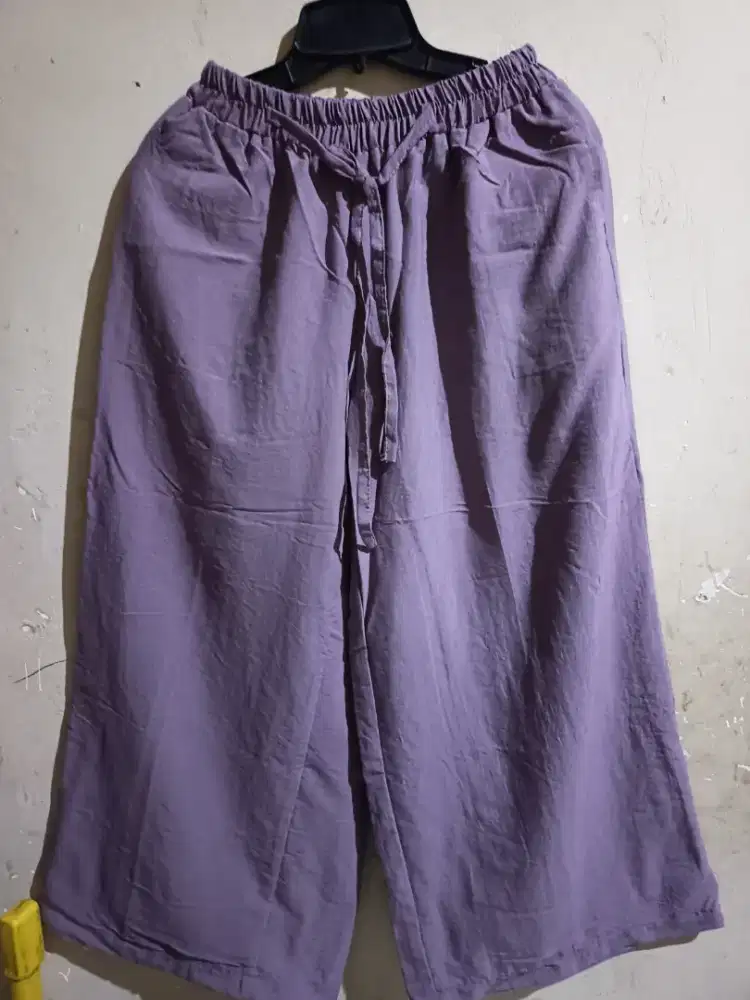 PRELOVED CELANA WANITA