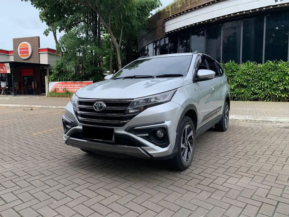 TOYOTA RUSH GR 2023 AT SILVER, KM 38RB