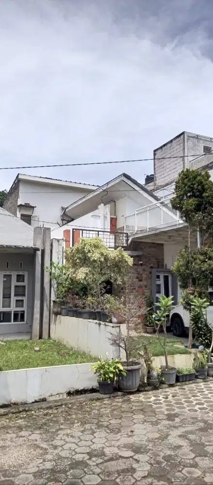 Dijual Rumah dalam Cluster Lama yang nyaman dan jalan lebar