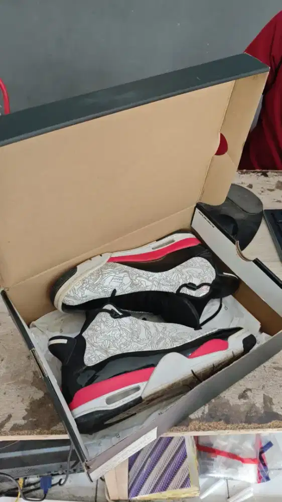 Sepatu Jordan Dub Zero