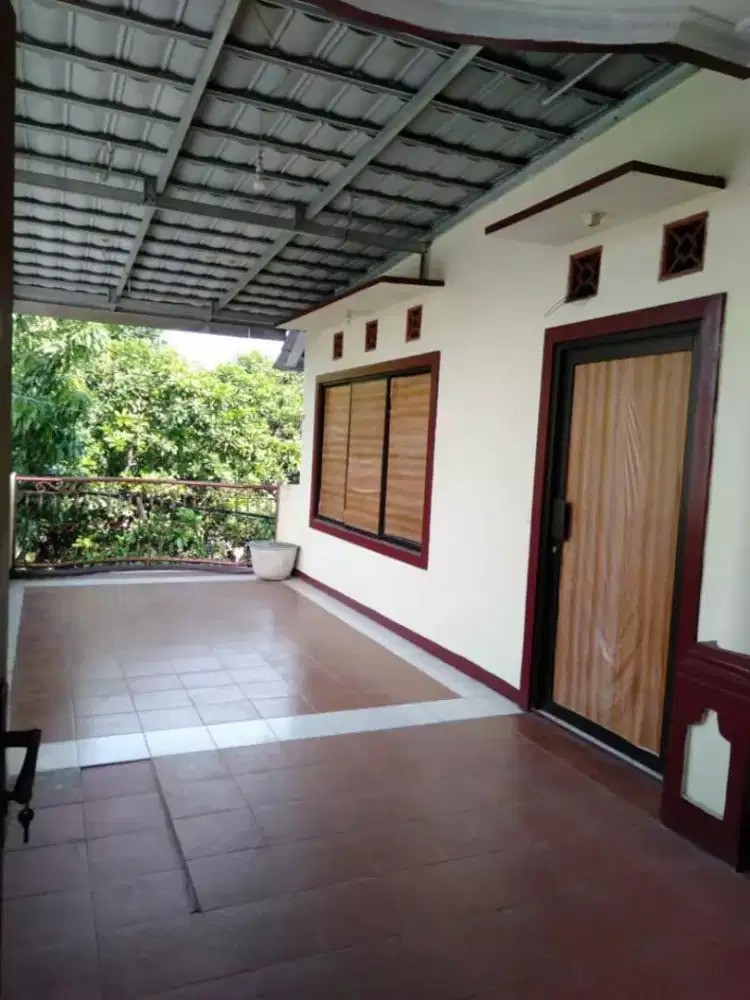 Dicari ART WANITA MENGINAP  20-35 Tahun