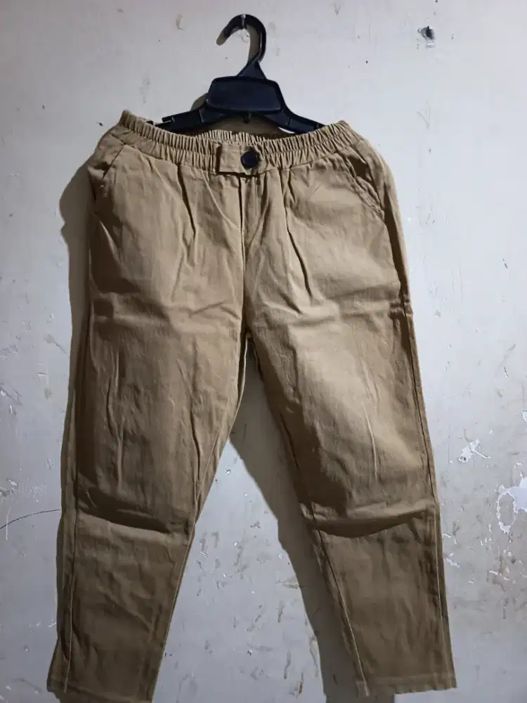 PRELOVED CELANA WANITA