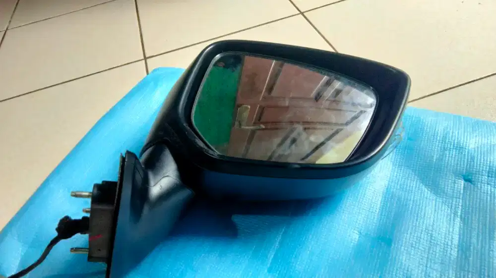 Spion xpander bekas
