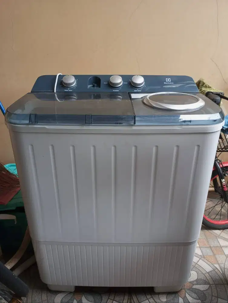 Mesin Cuci Manual Electrolux 10kg (Second)