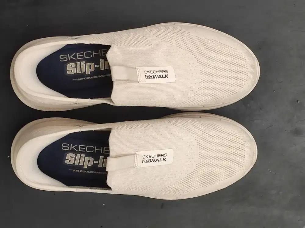 Skechers Go Walk
Slip Ins
Hyper Pillar like new