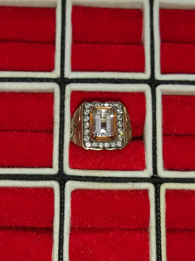 Cincin white sapphire (diamond cutting) elegan jernih berkilau