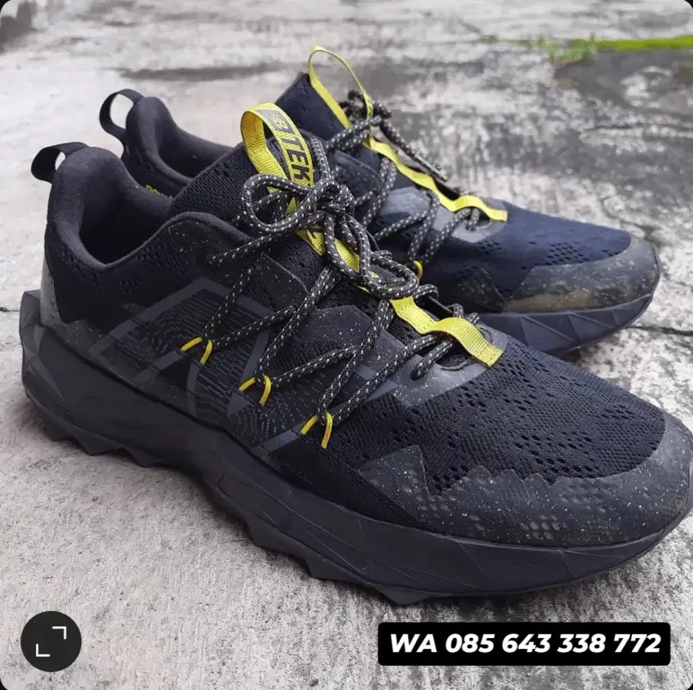 New balance tektrel size 44