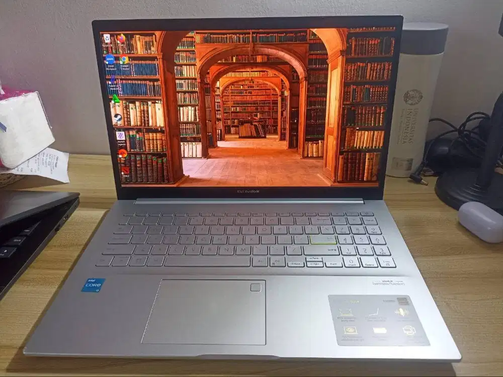 [BUTUH DANA] Asus Vivobook 15 - Intel Core i3 - SSD NGEBUT - Mulus