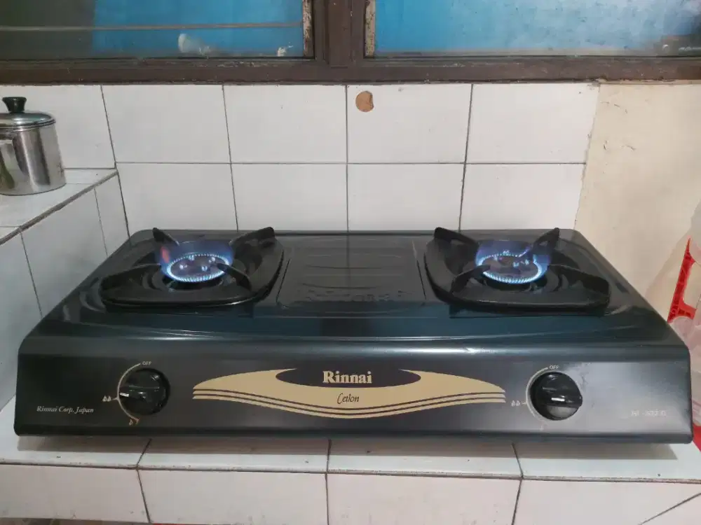 Jual murah kompor rinnai spt foto,masih normal spt foto,210 ribu nego