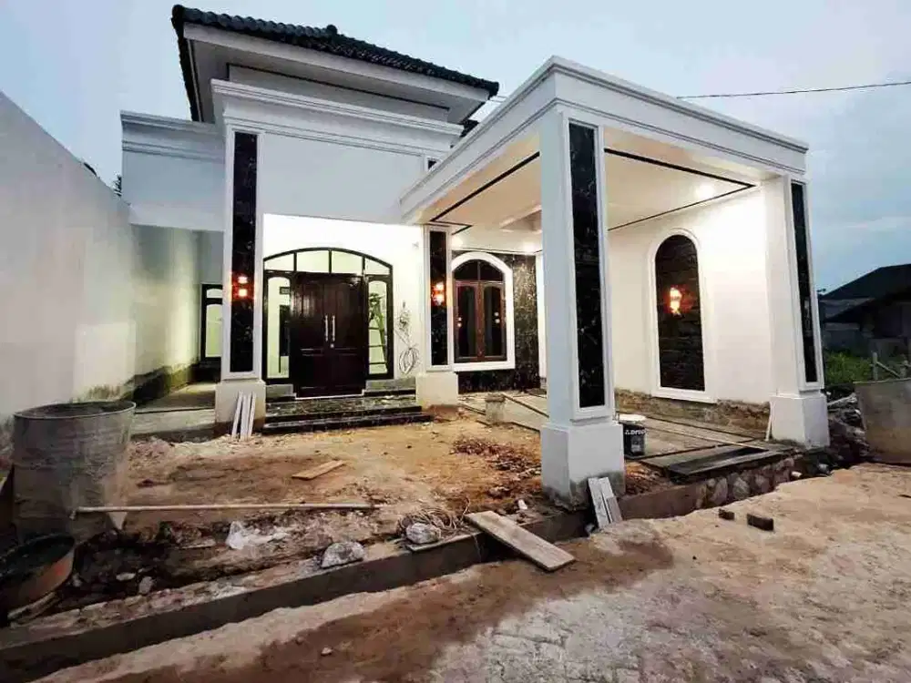 RUMAH ONE GATE SYSTEM DI PINGGIR JALAN UTAMA TIRTARIA RAYA