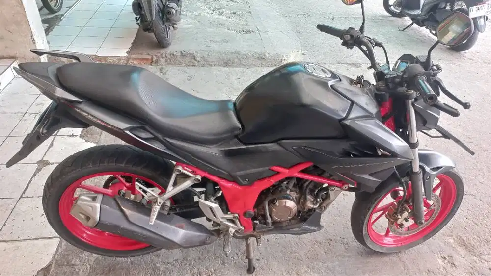 Sepeda Motor Honda CB150R