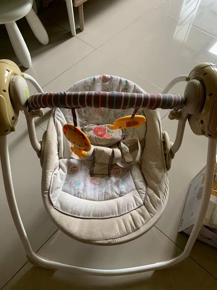 Preloved ayunan bayi babydoes