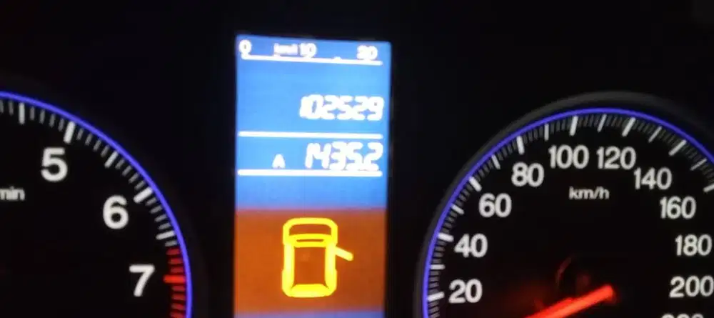 Dijual Mobil Honda CRV tahun 2010 km 102.529