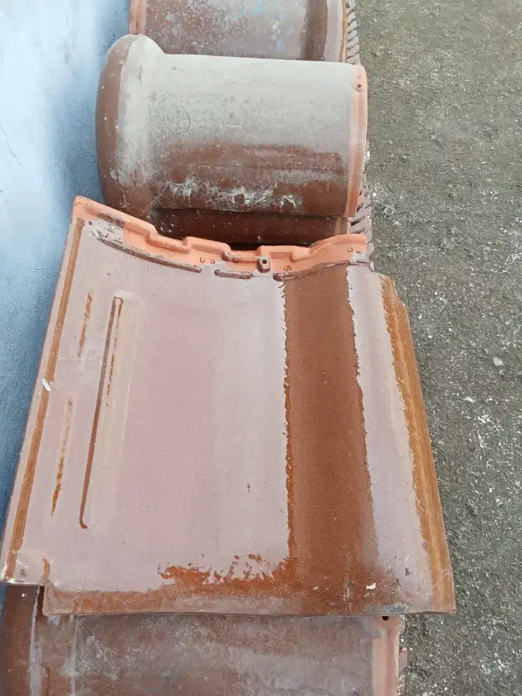 Genteng bekas keramik