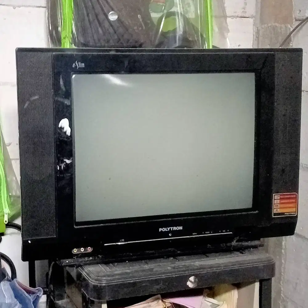 Tv polytron bekas